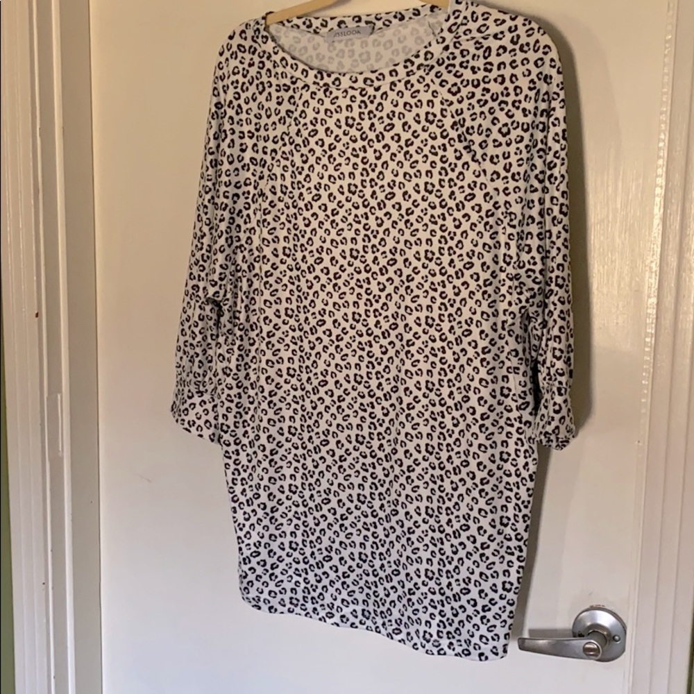 Leopard 3/4 Sleeve Silky Top